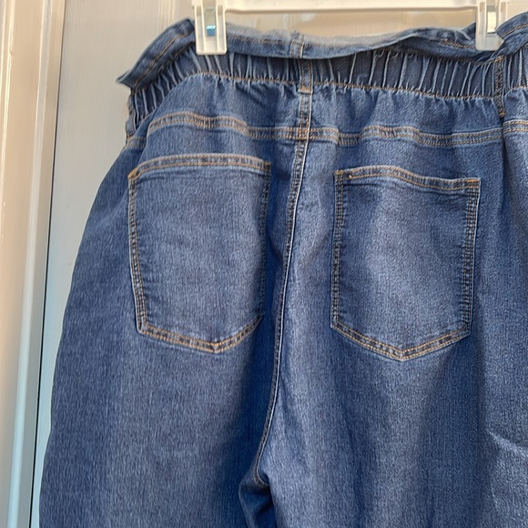 Forever21 paperboy Jean pants. 2x. Elastic waist all around - Picture 3 of 5